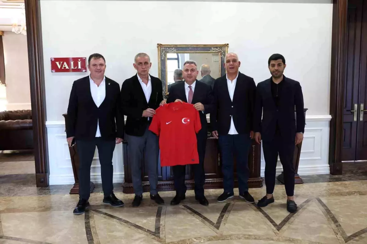 TFF Başkanı Hacıosmanoğlu İzmir’de