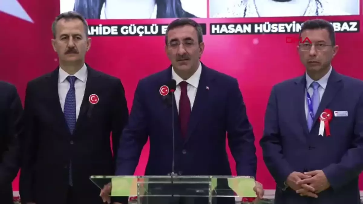 Cevdet Yılmaz, TUSAŞ Standını Ziyaret Etti