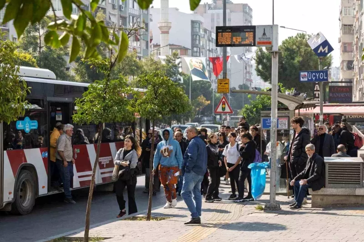 İzmir’de Akıllı Durağın İlk Uygulamaları Devreye Alındı