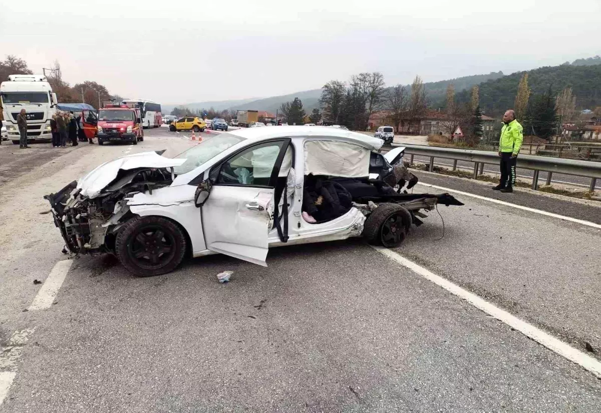 Bursa’da Feci Kaza: Öğretmen ve Kızı Hayatını Kaybetti